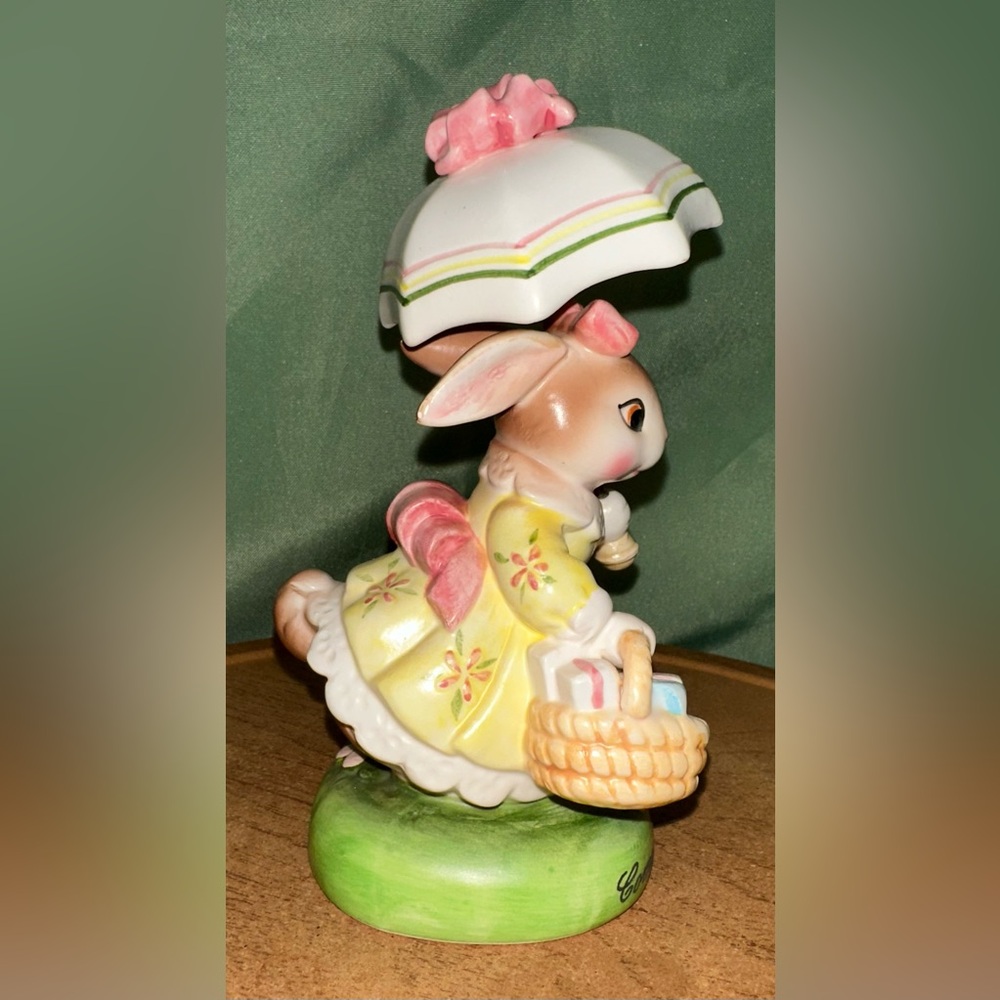 Vintage Avon The Cherished Moments Collection Come Rain or Shine Bunny Rabbit 6” - Picture 7 of 11